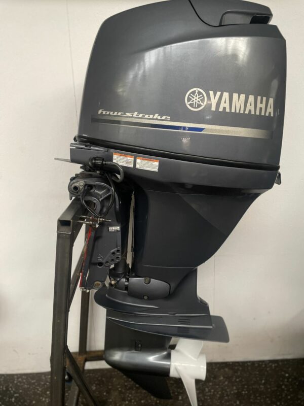 Yamaha F100D – Bild 2